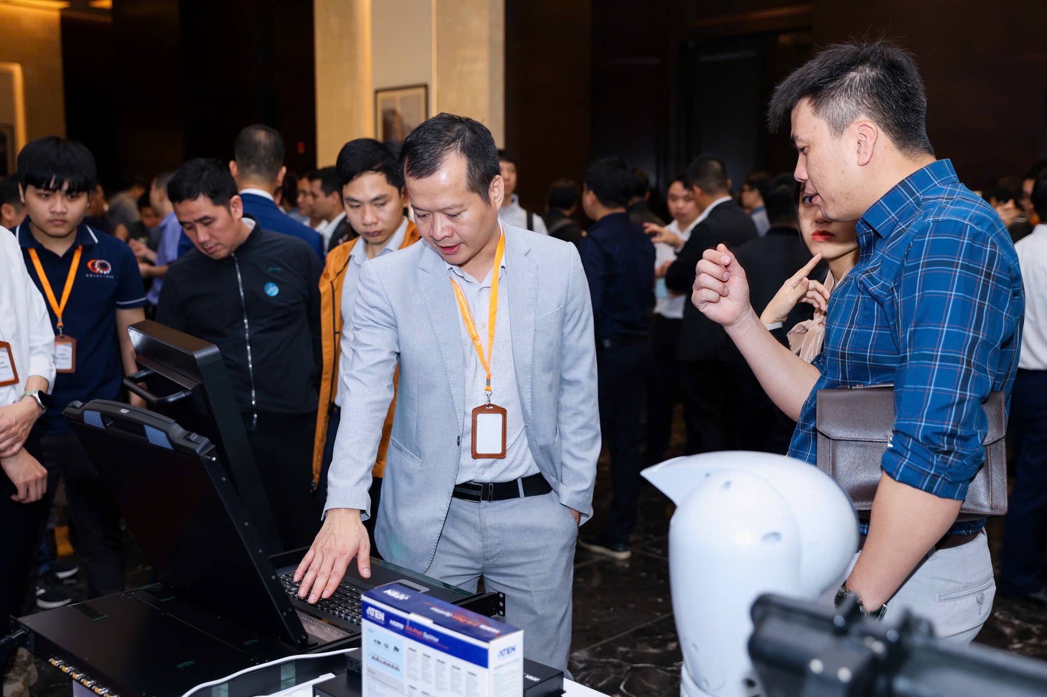 Ông Nguyễn Hữu Hoàng giám đốc điều hành LightJSC