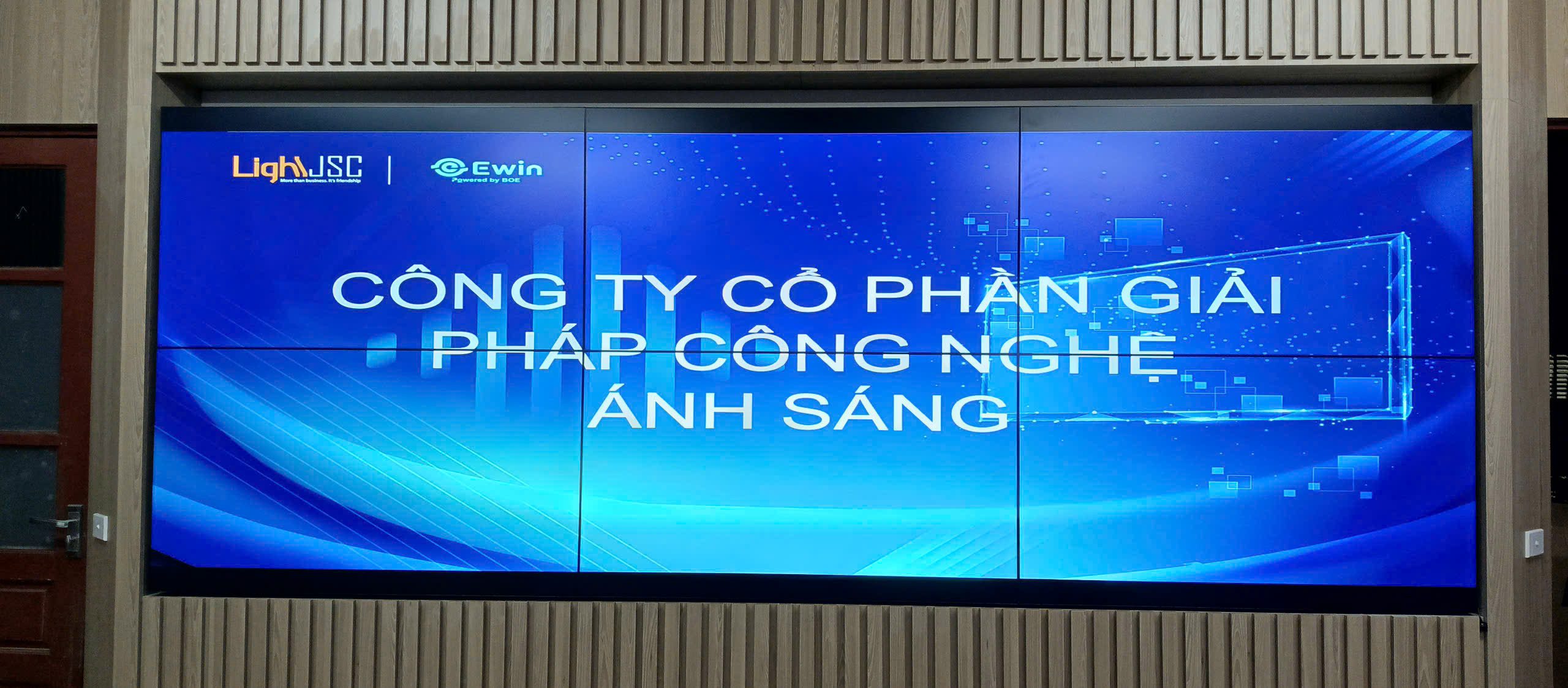 Màn hình ghép EWIN 55inch vết ghép 3,5mm